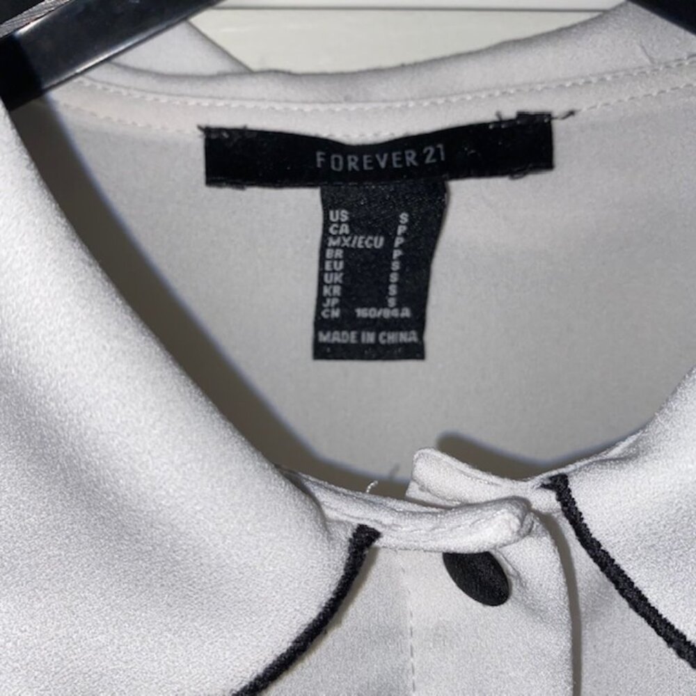 Forever 21 Scalloped Collar White Button-Down Shirt – Black Trim, Small - Picture 3 of 5